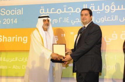 El Presidente del CSE, Nikos Avlonas, premiado en Abu Dhabi durante el Foro de RSE